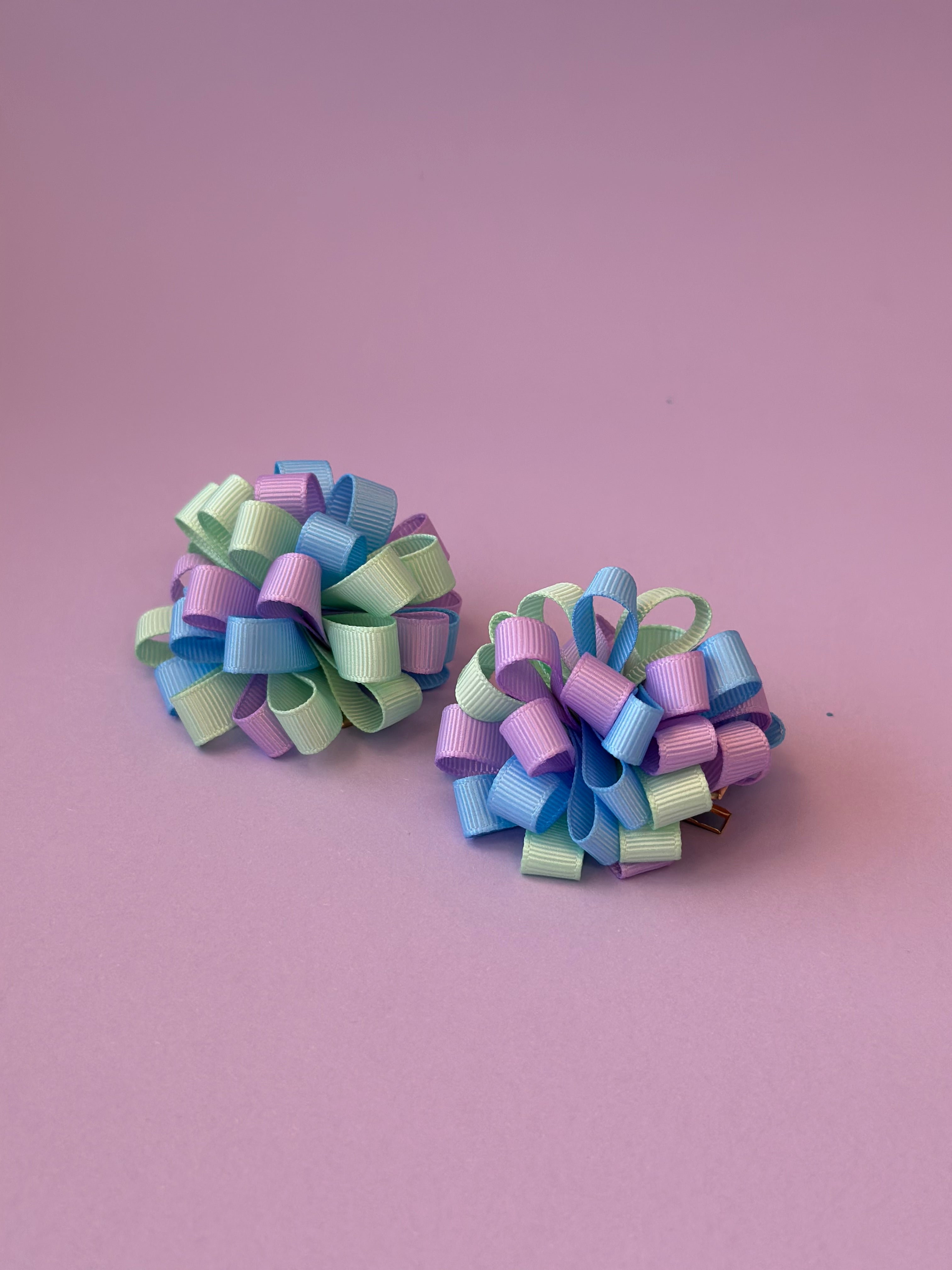 Hair pompoms clips