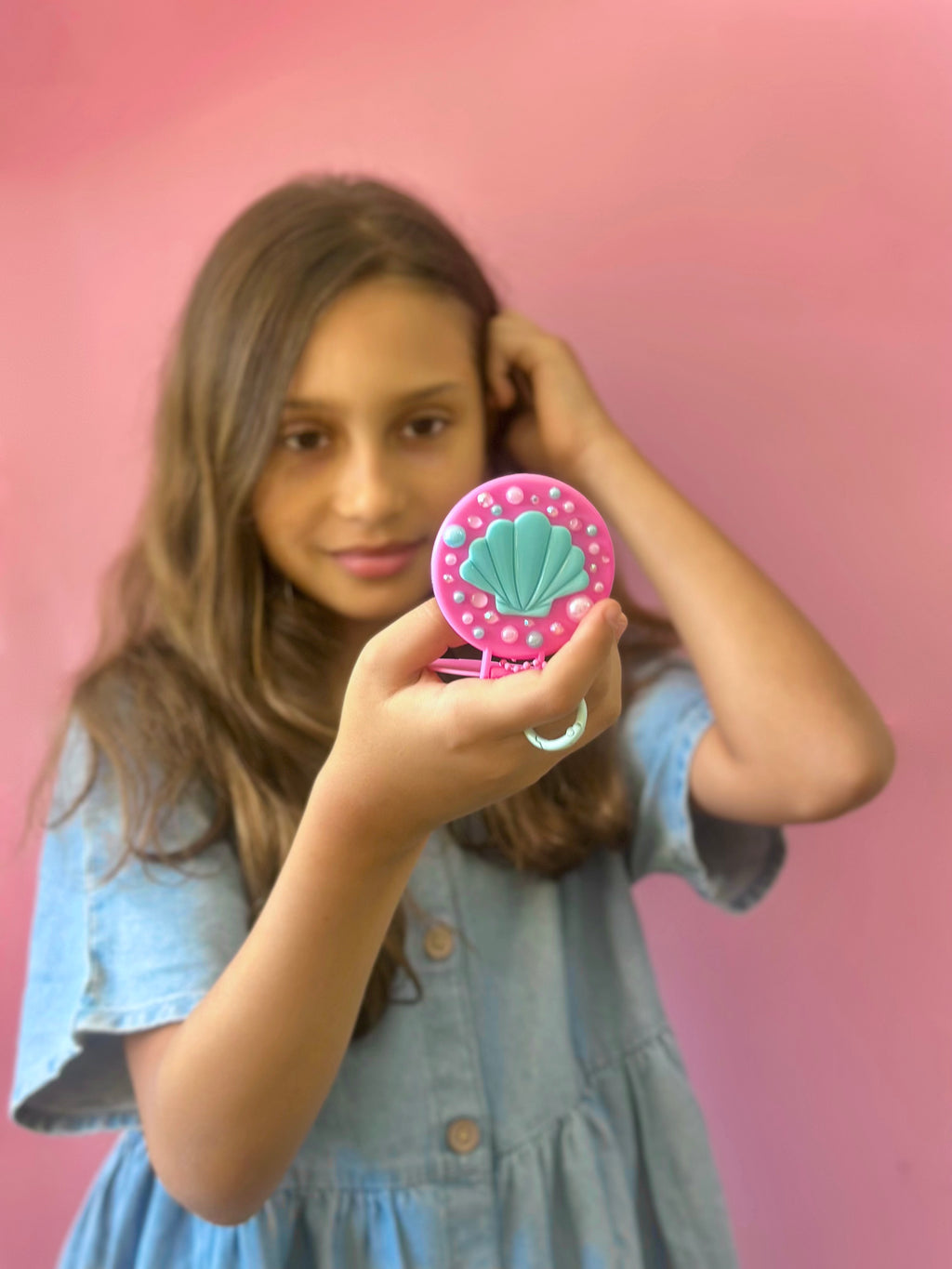 Seashell pocket mirror